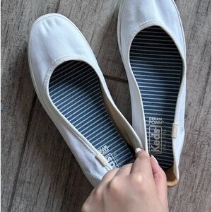 size 7, Keds white flat